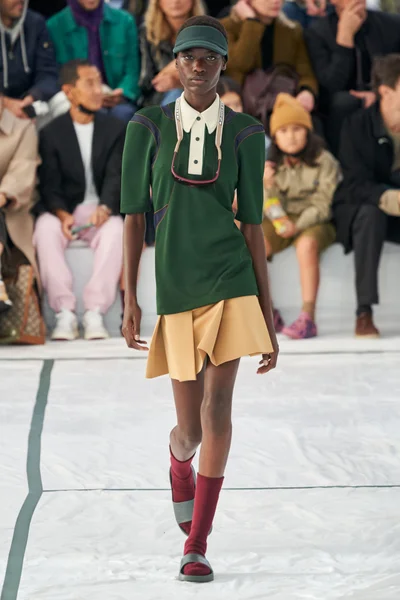 Look 4